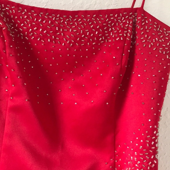 Elegant Morgan and Co. red maxi dress. - Picture 2 of 5